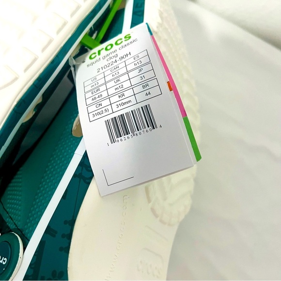 Crocs X Netflix Squid Game Classic Clog Mens Size 13 NWT Dark Green with Jibbitz - Picture 7 of 8